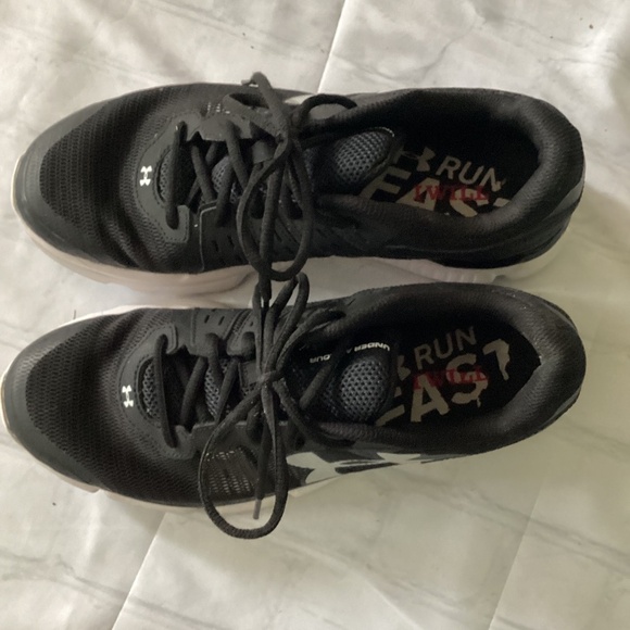 UNDER ARMOUR SNEAKERS ( Size:10) PREOWNED - Picture 4 of 5
